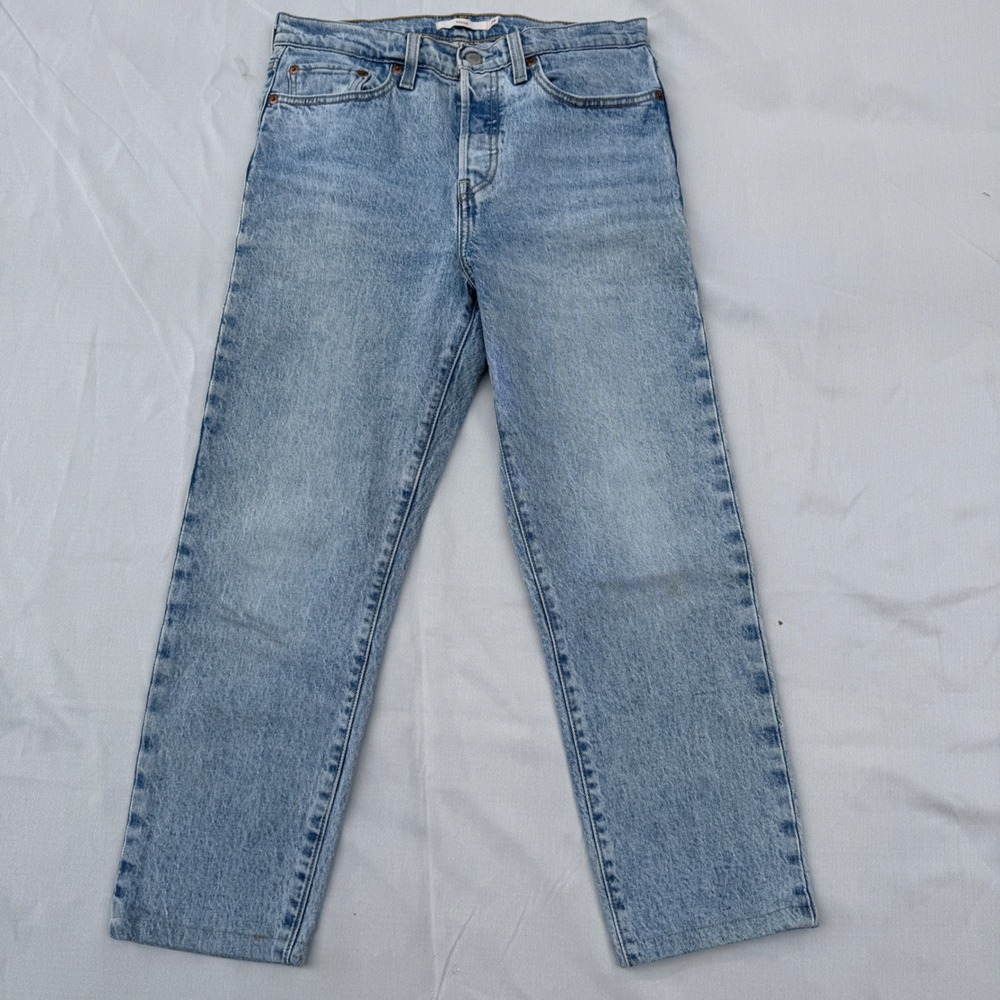 Levi's Premium Wedgie Straight Jeans 28 Light Wash High Rise Button Fly Denim